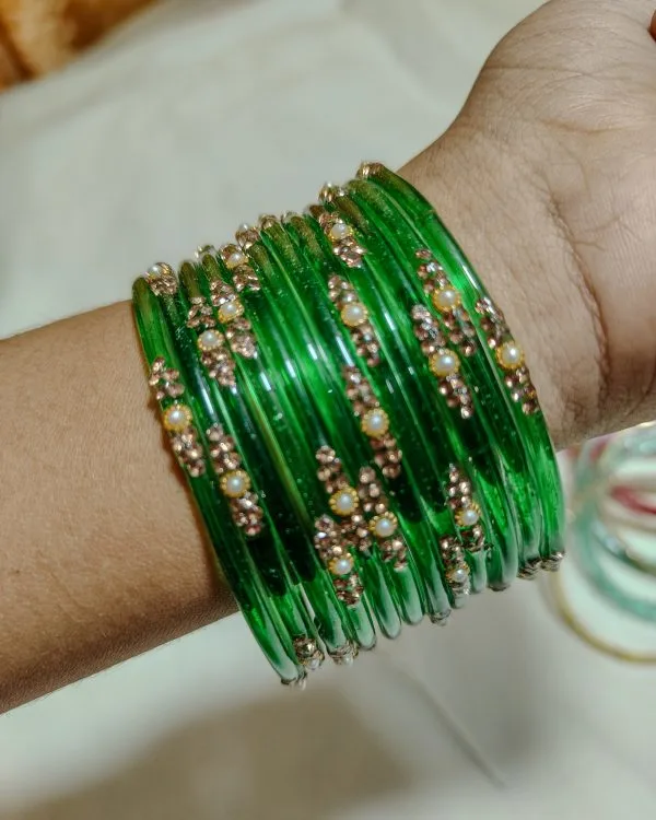 NYRISA Kashmiri Nakful Green hover