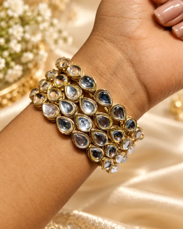 NYRISA Drop Kundan